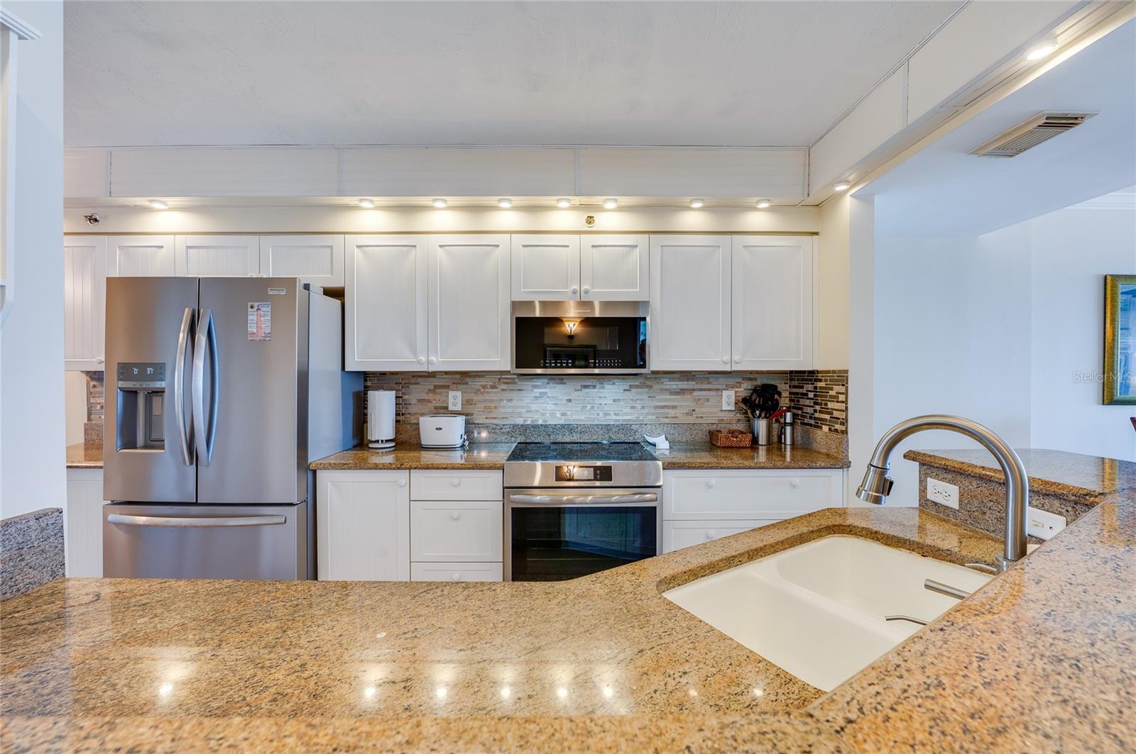 TOWERS AT PONCE INLET TOWER 01 CONDO - Residential