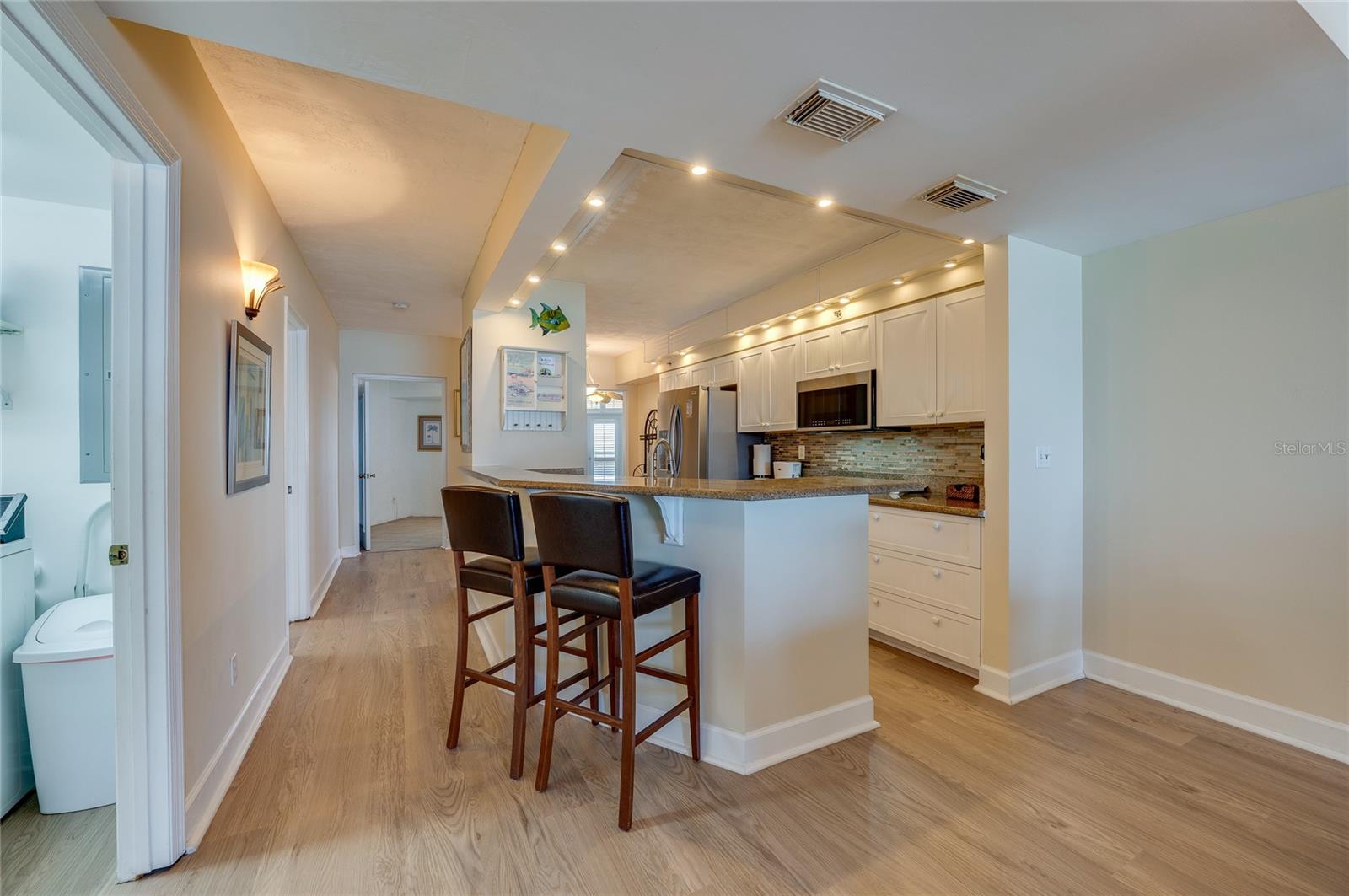 TOWERS AT PONCE INLET TOWER 01 CONDO - Residential