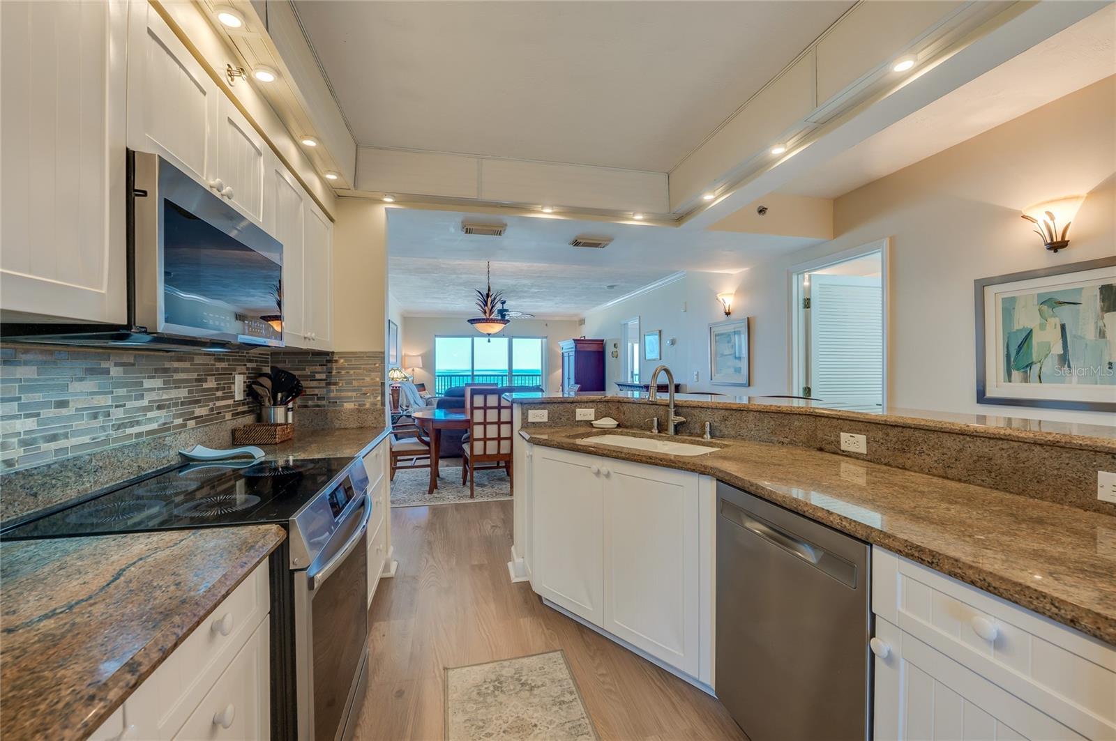 TOWERS AT PONCE INLET TOWER 01 CONDO - Residential