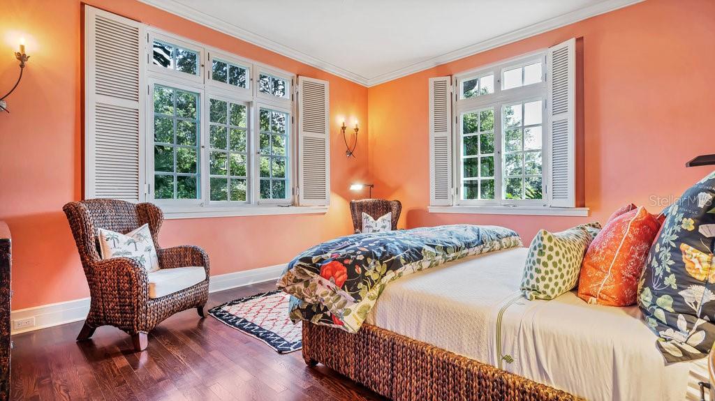 MOUNTAIN LAKE - Residential