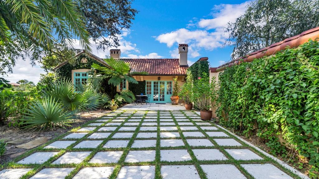 MOUNTAIN LAKE - Residential