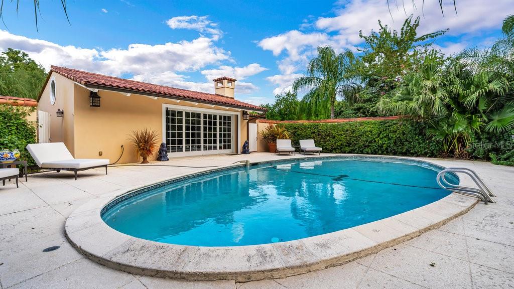 MOUNTAIN LAKE - Residential