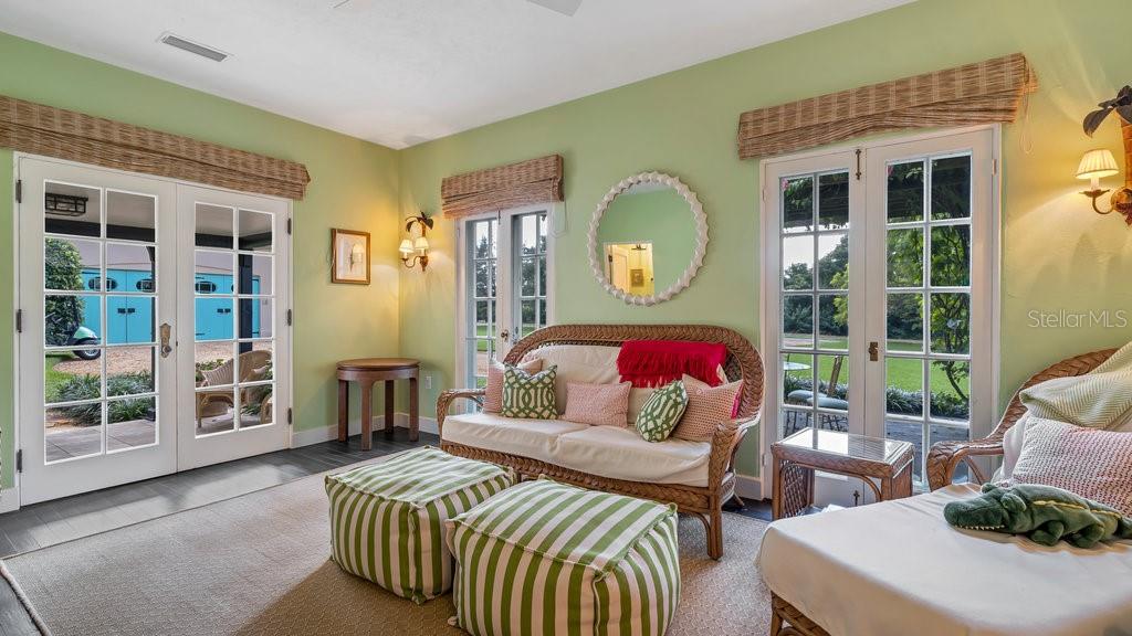 MOUNTAIN LAKE - Residential