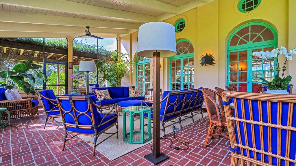 MOUNTAIN LAKE - Residential