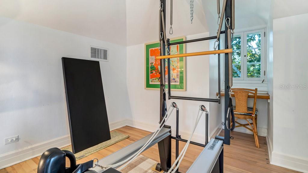 MOUNTAIN LAKE - Residential