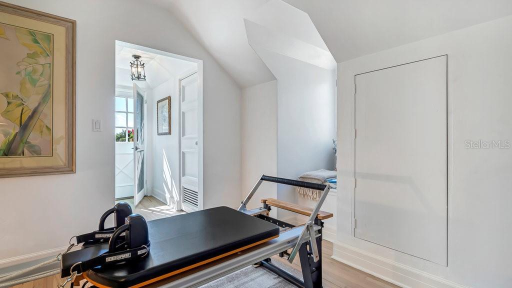 MOUNTAIN LAKE - Residential