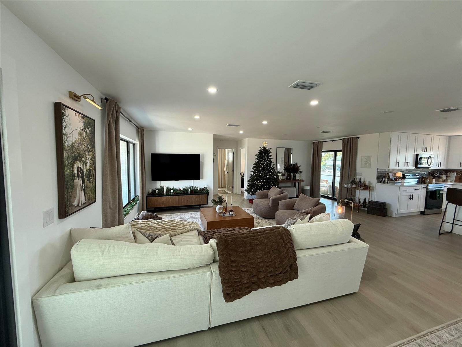 APOLLO BEACH UNIT 08 A RESUBDI - Residential Lease