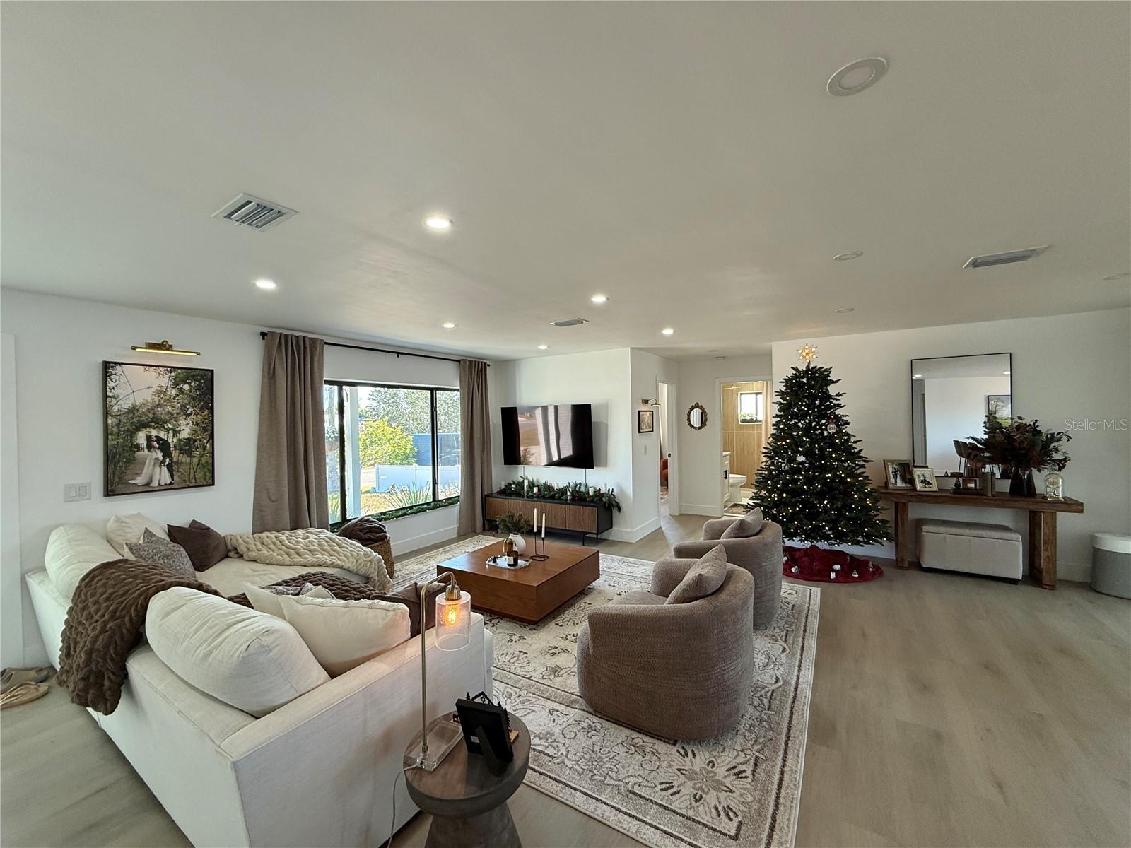 APOLLO BEACH UNIT 08 A RESUBDI - Residential Lease