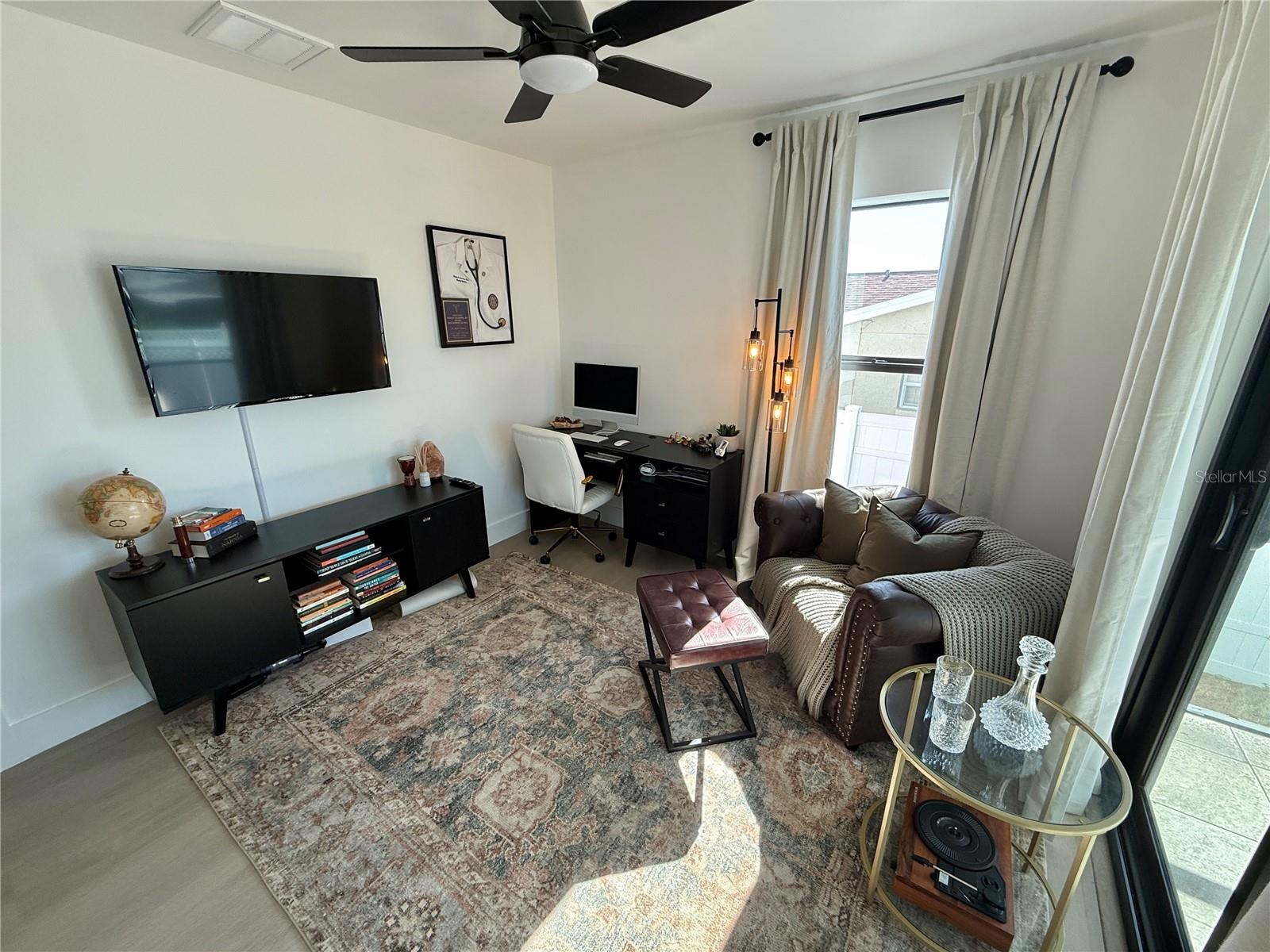 APOLLO BEACH UNIT 08 A RESUBDI - Residential Lease