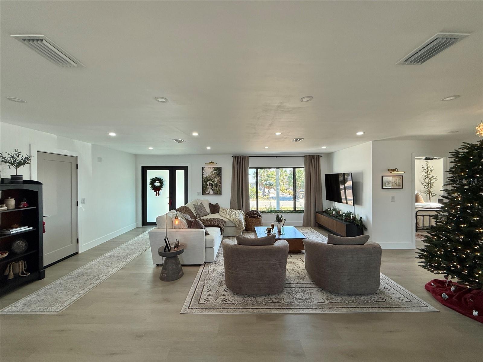 APOLLO BEACH UNIT 08 A RESUBDI - Residential Lease