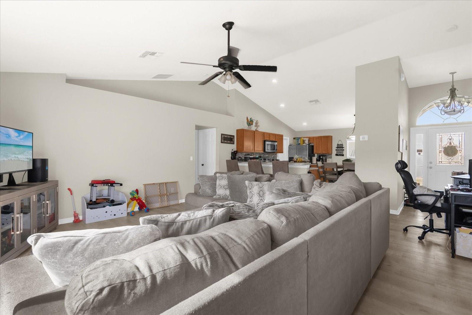 DORAL POINTE - Residential