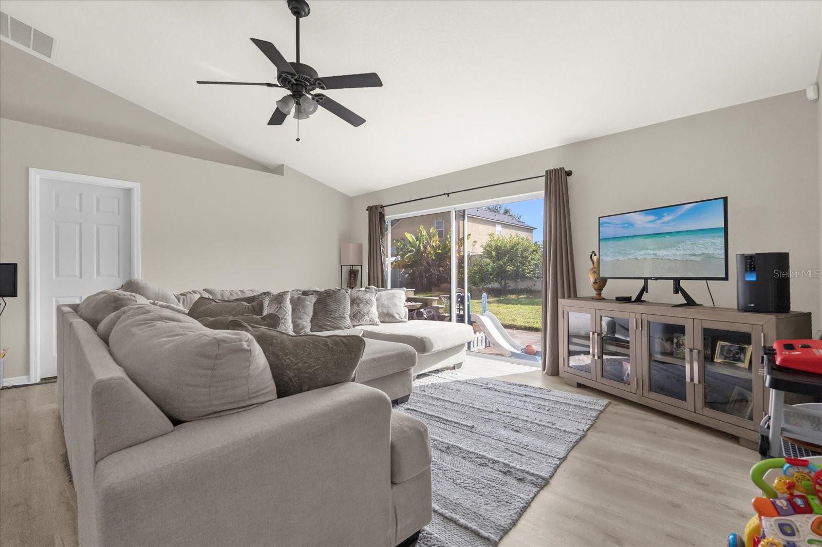 DORAL POINTE - Residential