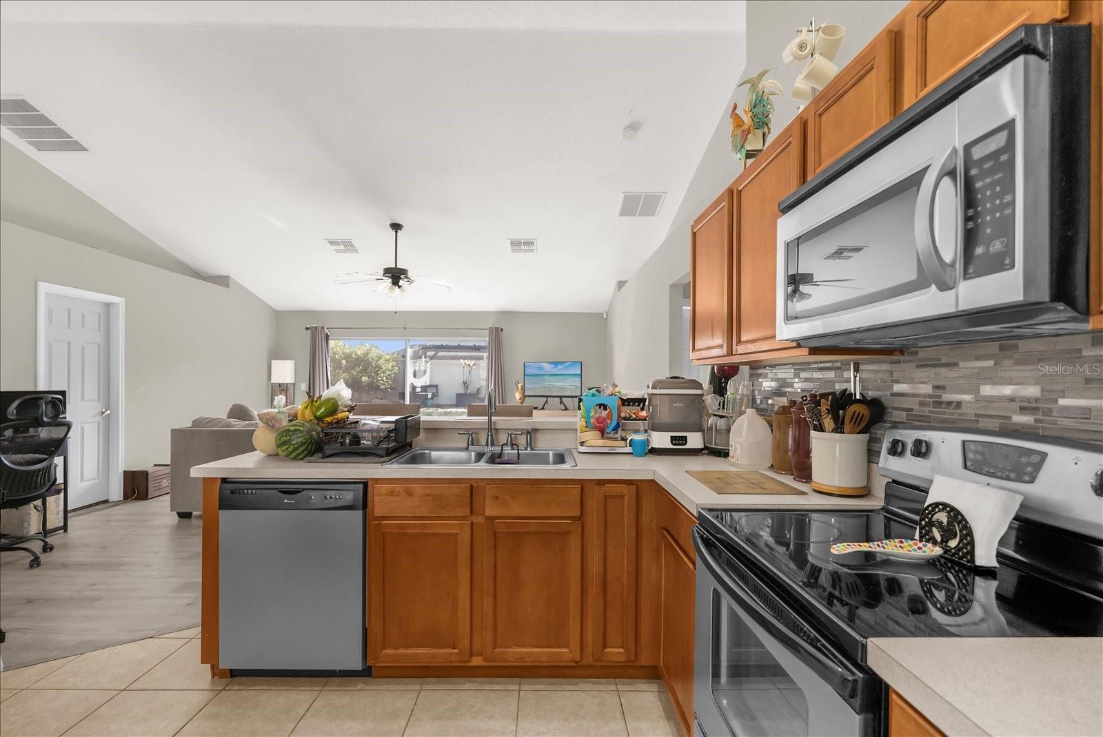 DORAL POINTE - Residential