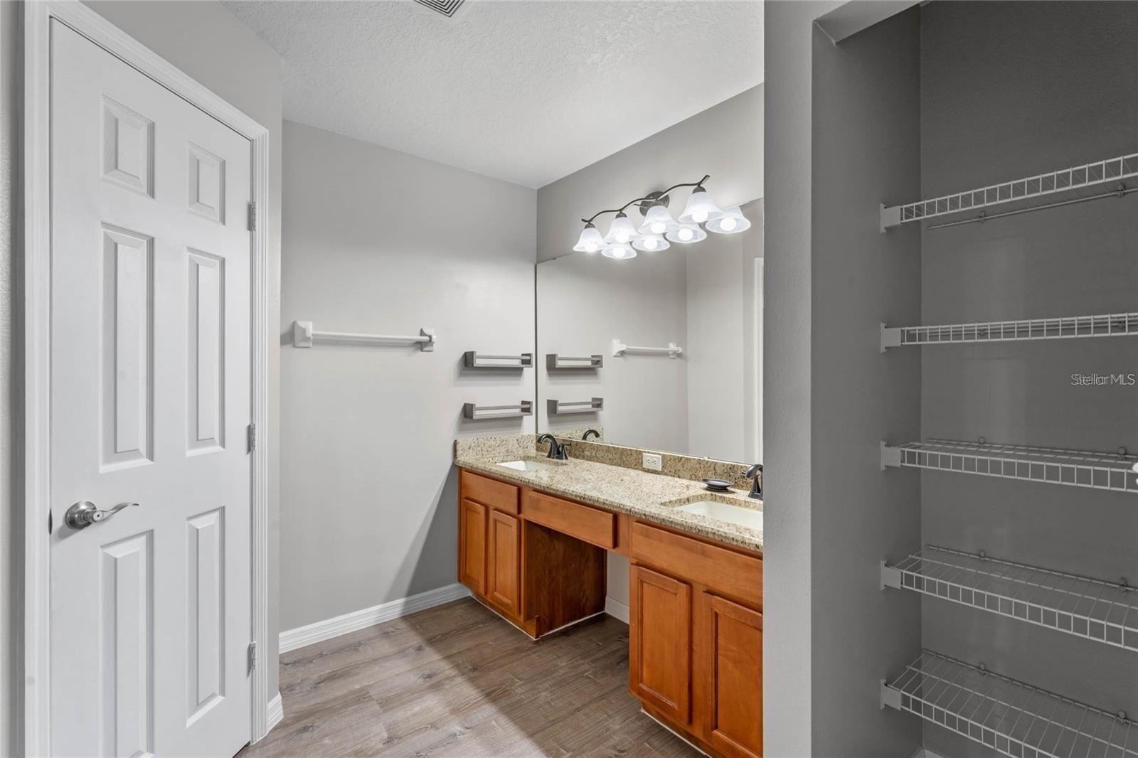 DORAL POINTE - Residential