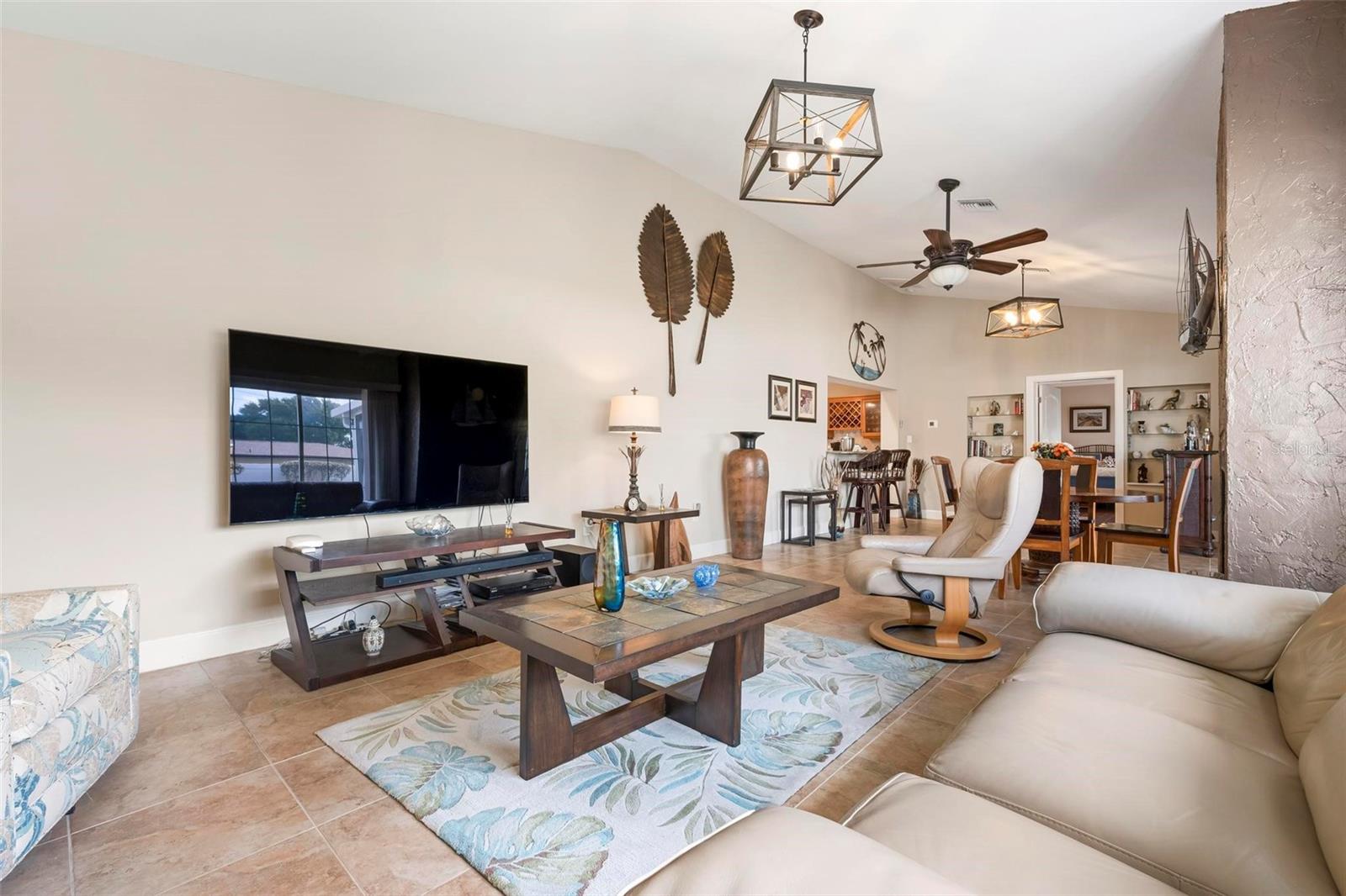 BEACH MANOR - Residential