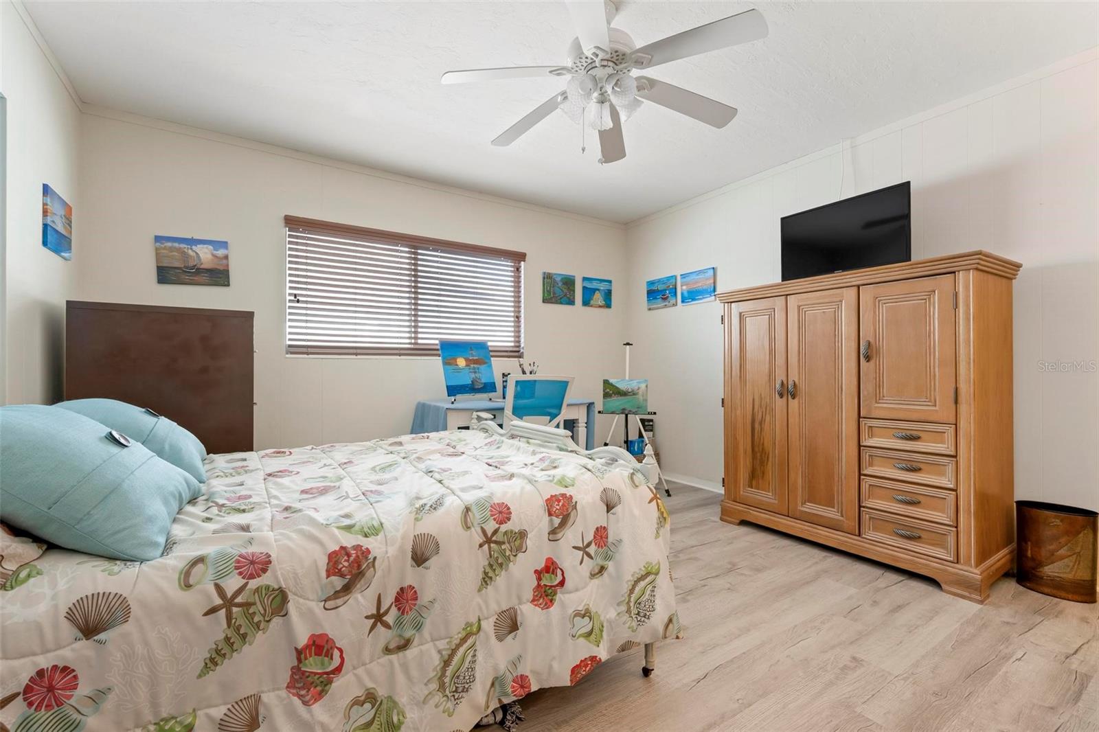 BEACH MANOR - Residential