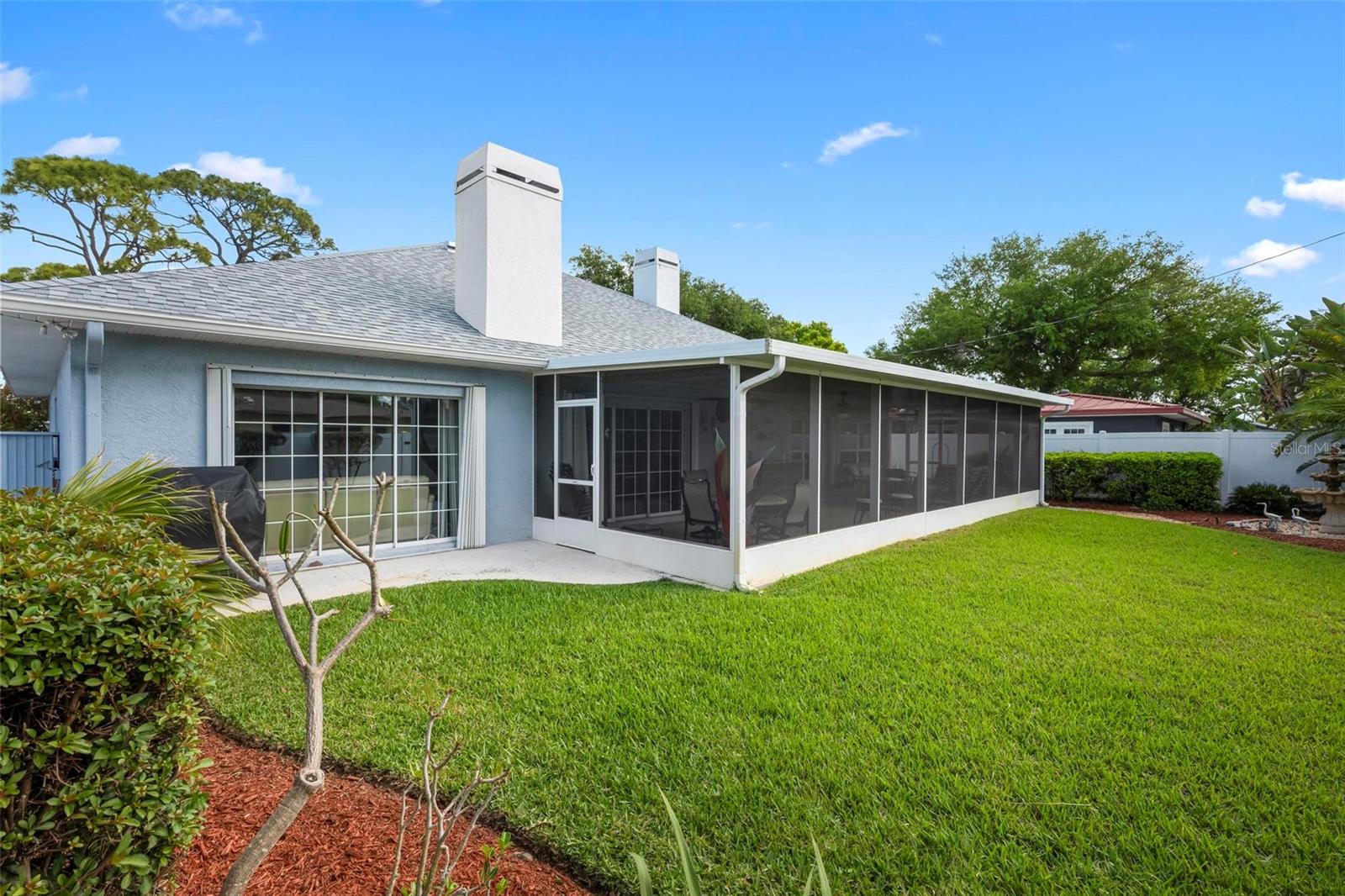 BEACH MANOR - Residential