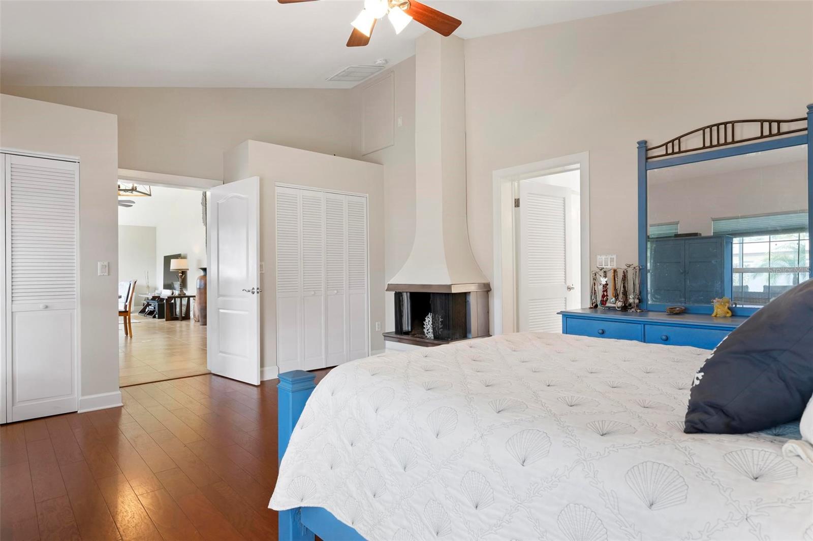 BEACH MANOR - Residential