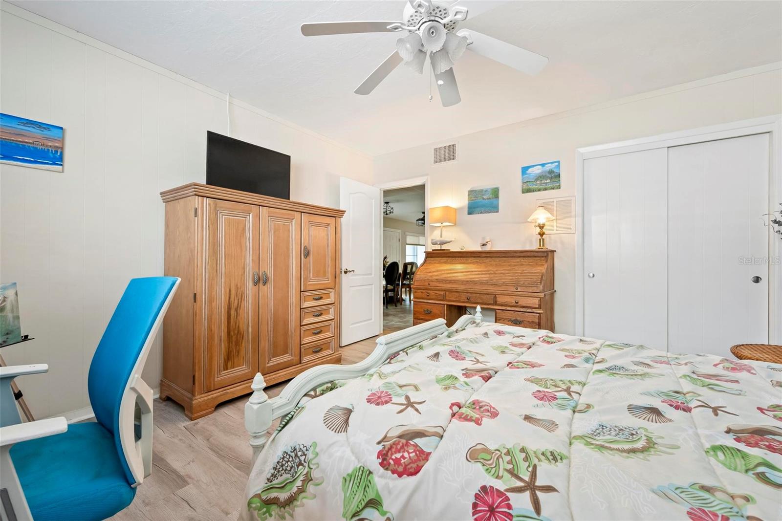 BEACH MANOR - Residential