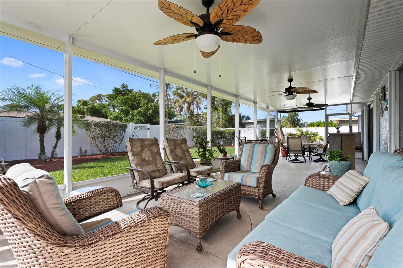 BEACH MANOR - Residential