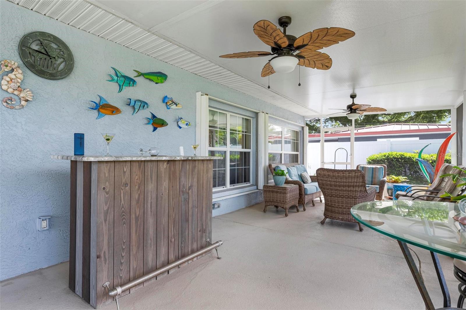 BEACH MANOR - Residential