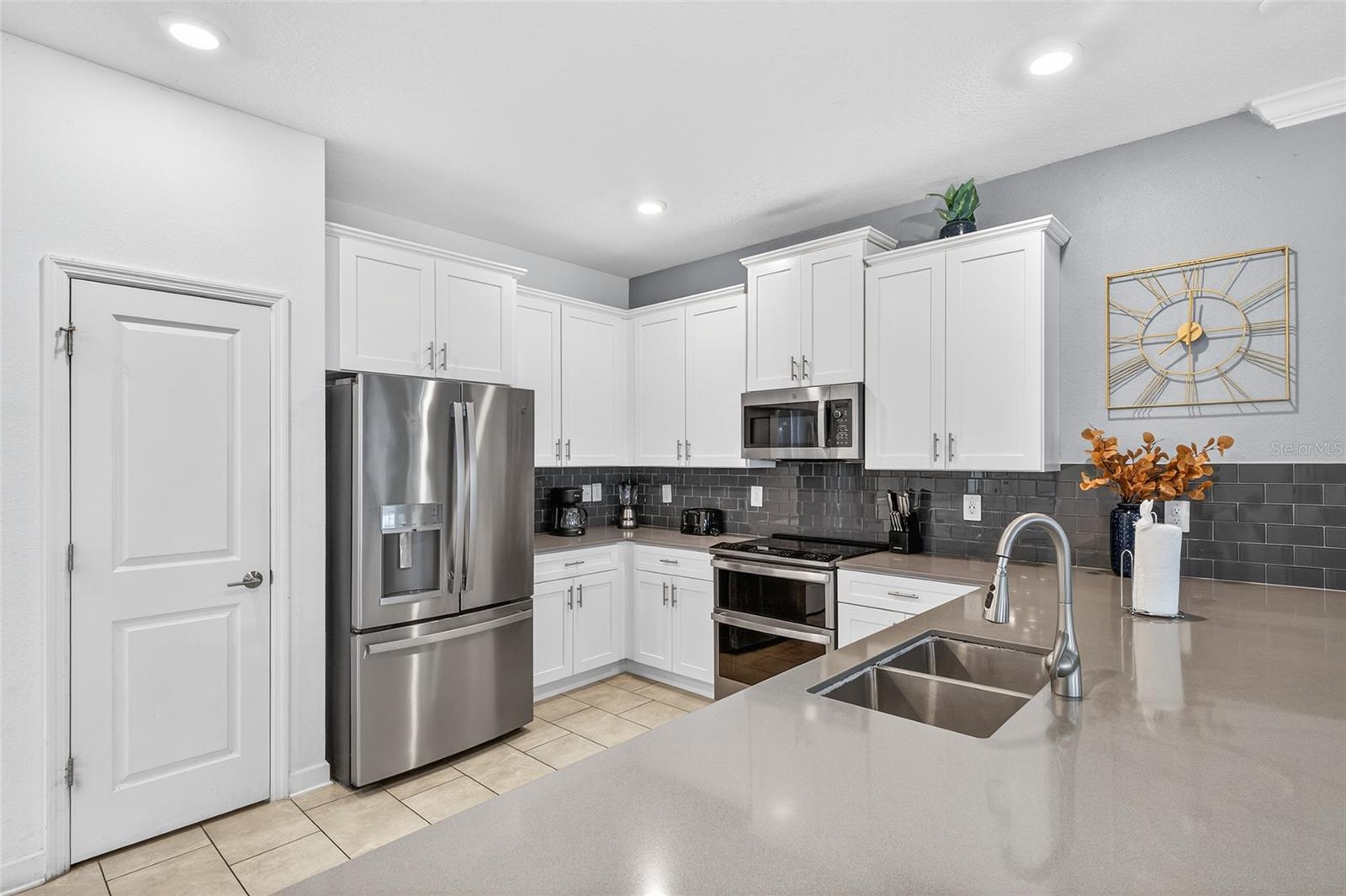 COVE AT STOREY LAKE 4 - Residential