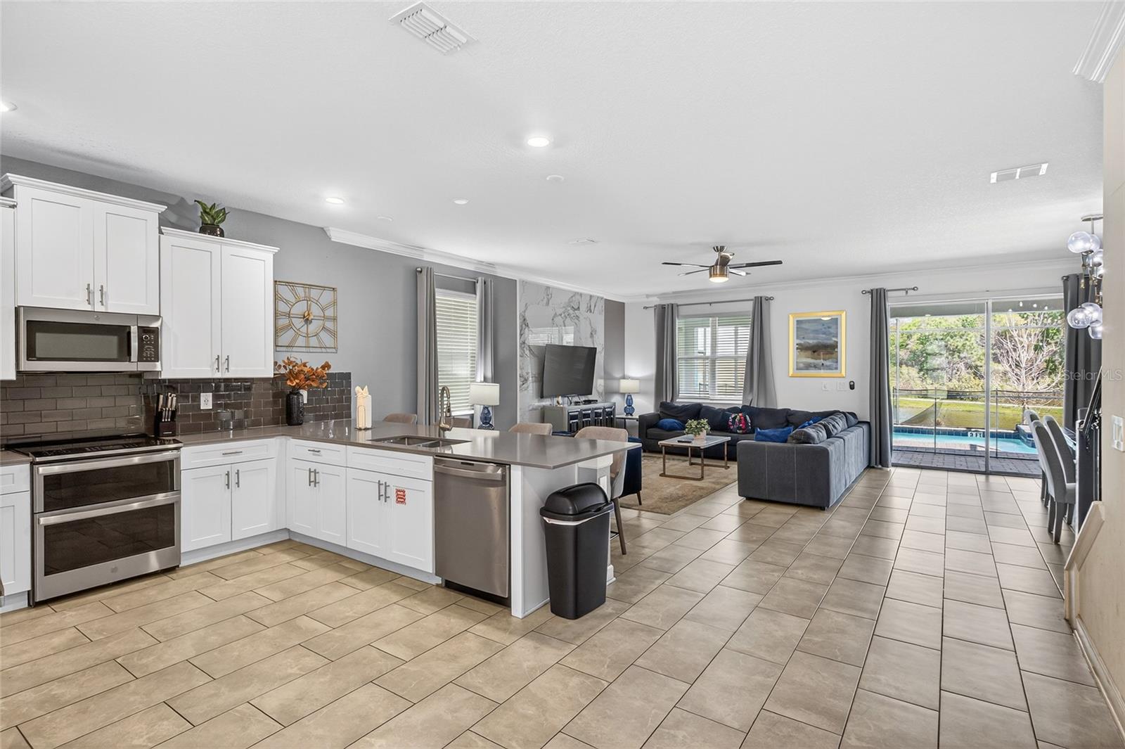 COVE AT STOREY LAKE 4 - Residential