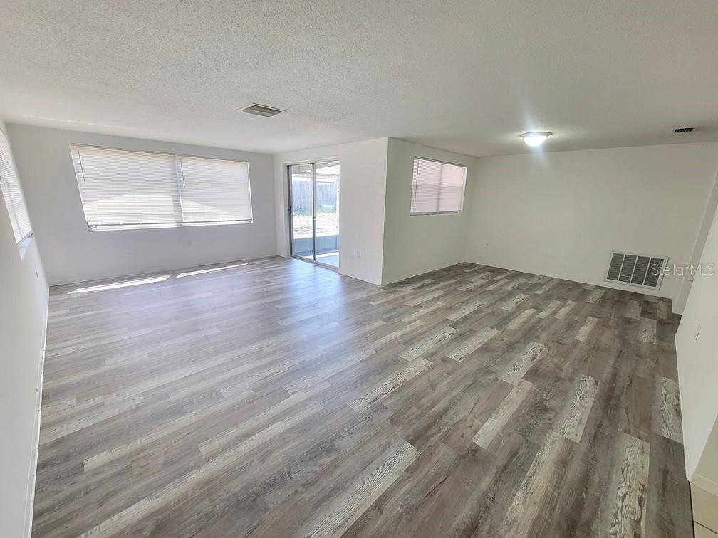 JASMINE LAKES - Residential Lease