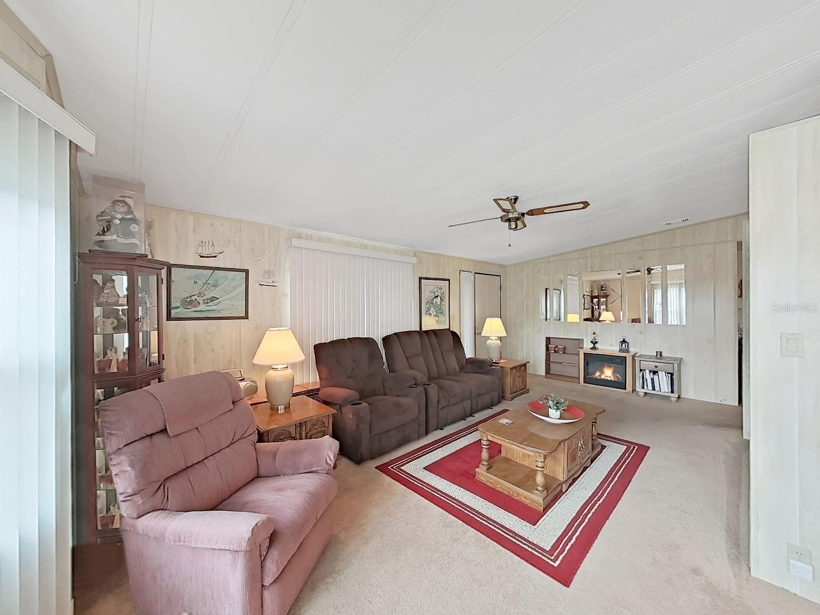 FOXWOOD LAKE ESTATES - Residential