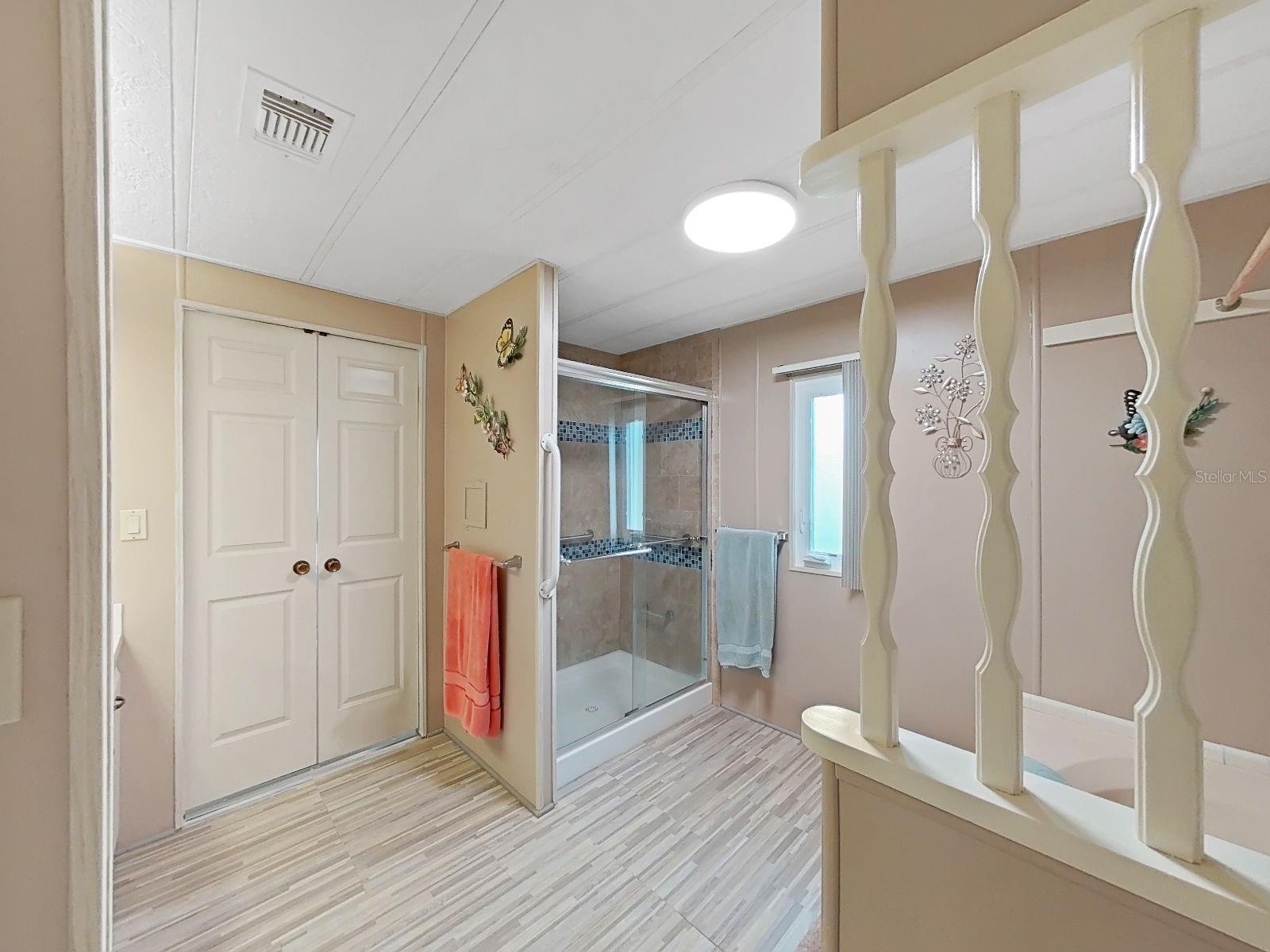 FOXWOOD LAKE ESTATES - Residential