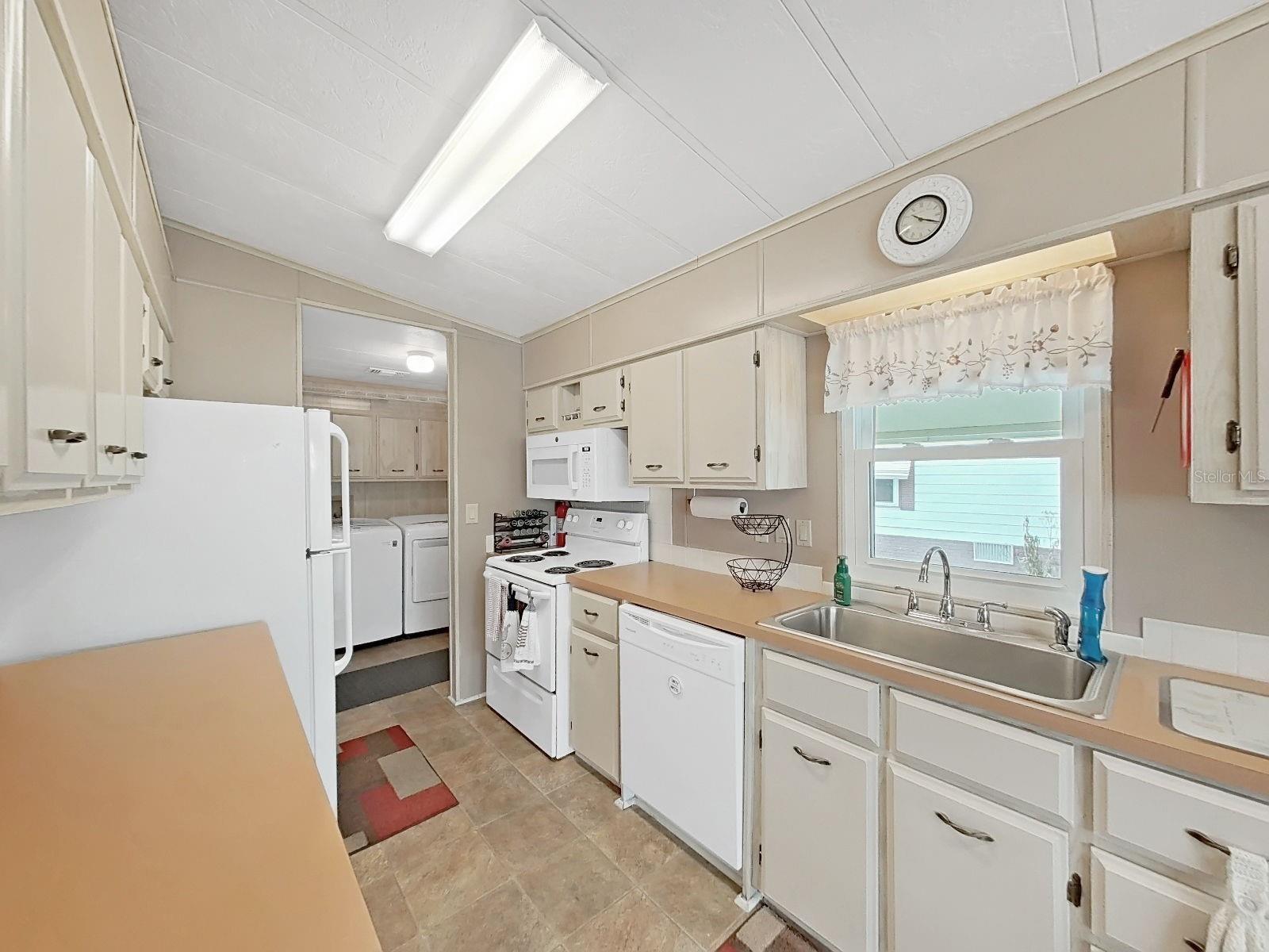 FOXWOOD LAKE ESTATES - Residential