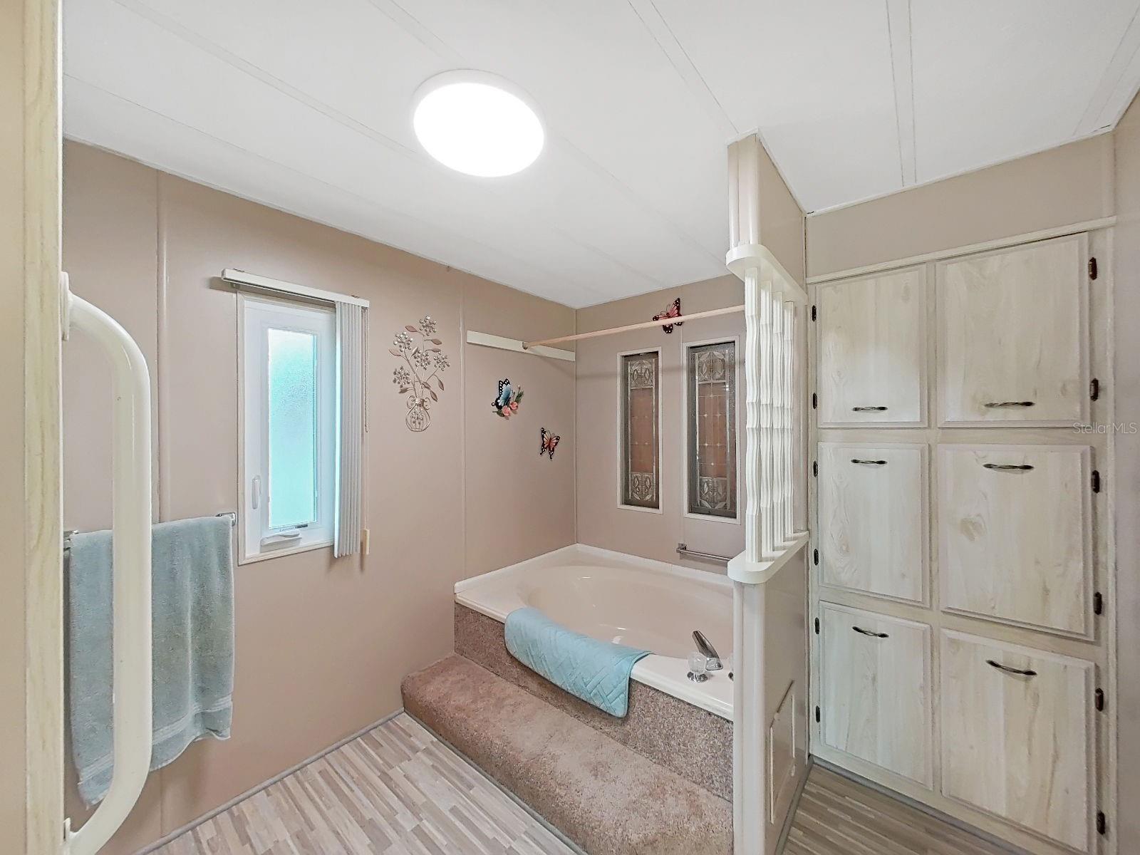 FOXWOOD LAKE ESTATES - Residential