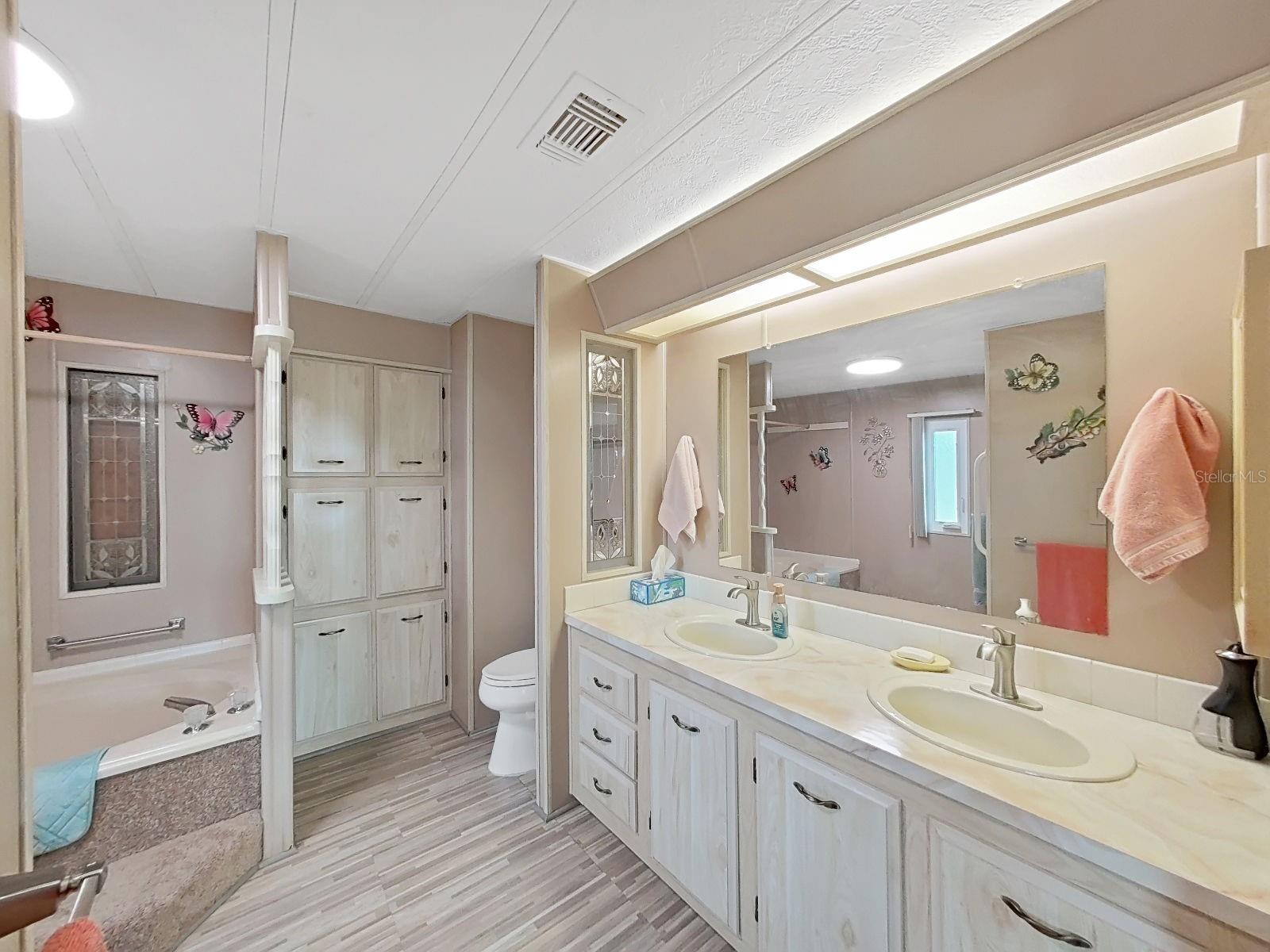 FOXWOOD LAKE ESTATES - Residential