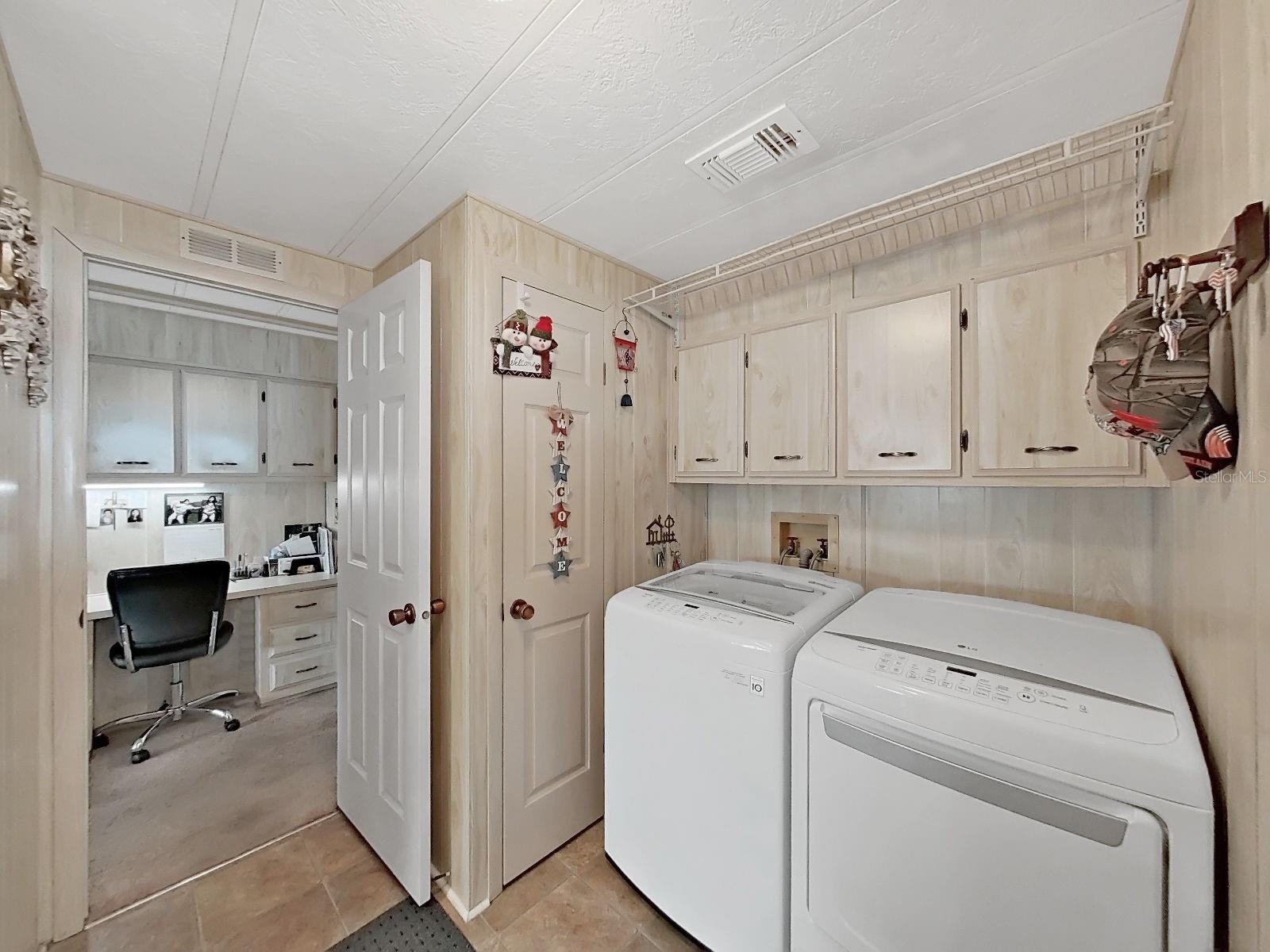 FOXWOOD LAKE ESTATES - Residential