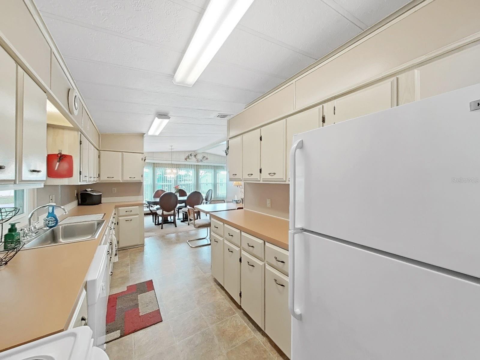 FOXWOOD LAKE ESTATES - Residential