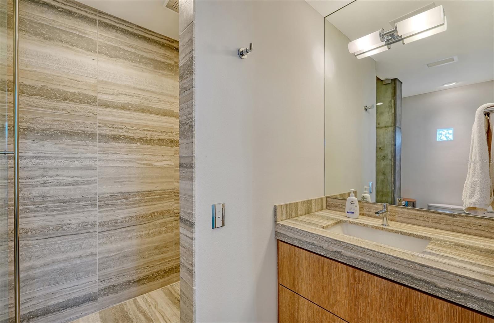 SANDERLING CLUB / SIESTA KEY - Residential