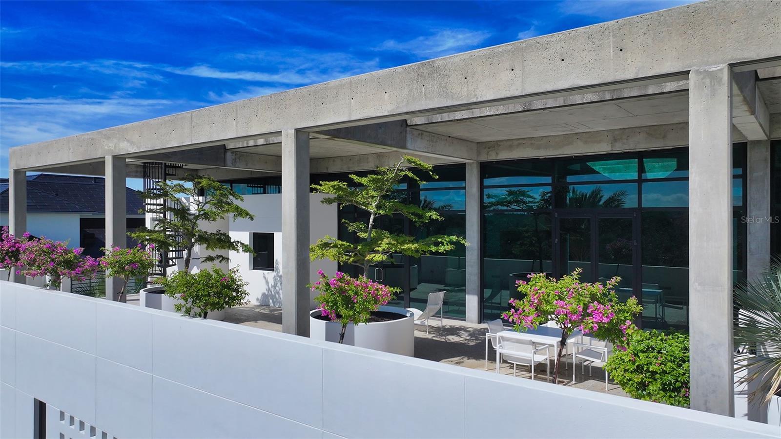 SANDERLING CLUB / SIESTA KEY - Residential