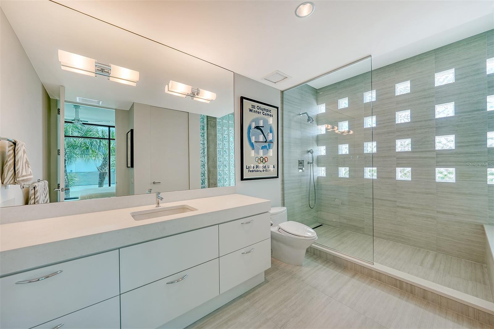 SANDERLING CLUB / SIESTA KEY - Residential