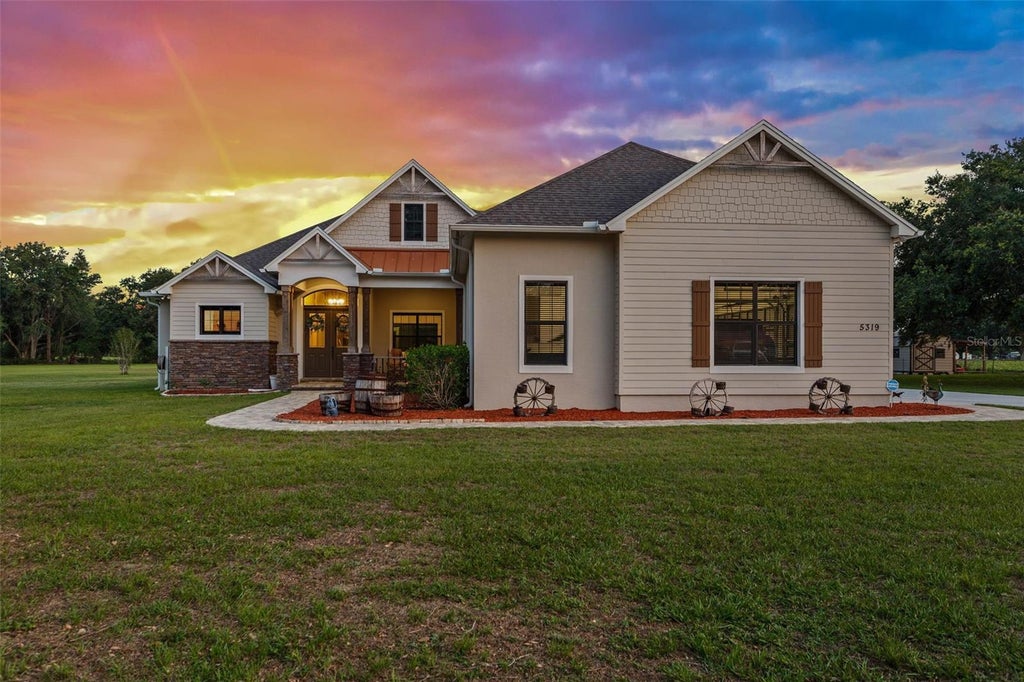 Photo of 5319 W Trapnell Road, Dover, FL 33527 (MLS # TB8536689)