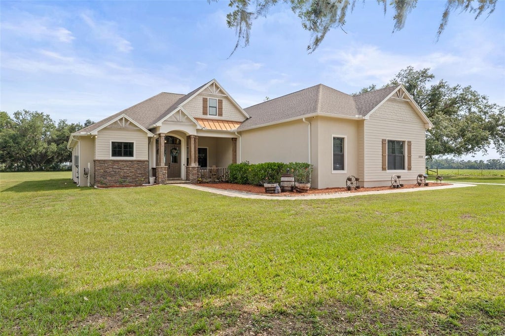 Photo of 5319 W Trapnell Road, Dover, FL 33527 (MLS # TB8536689)