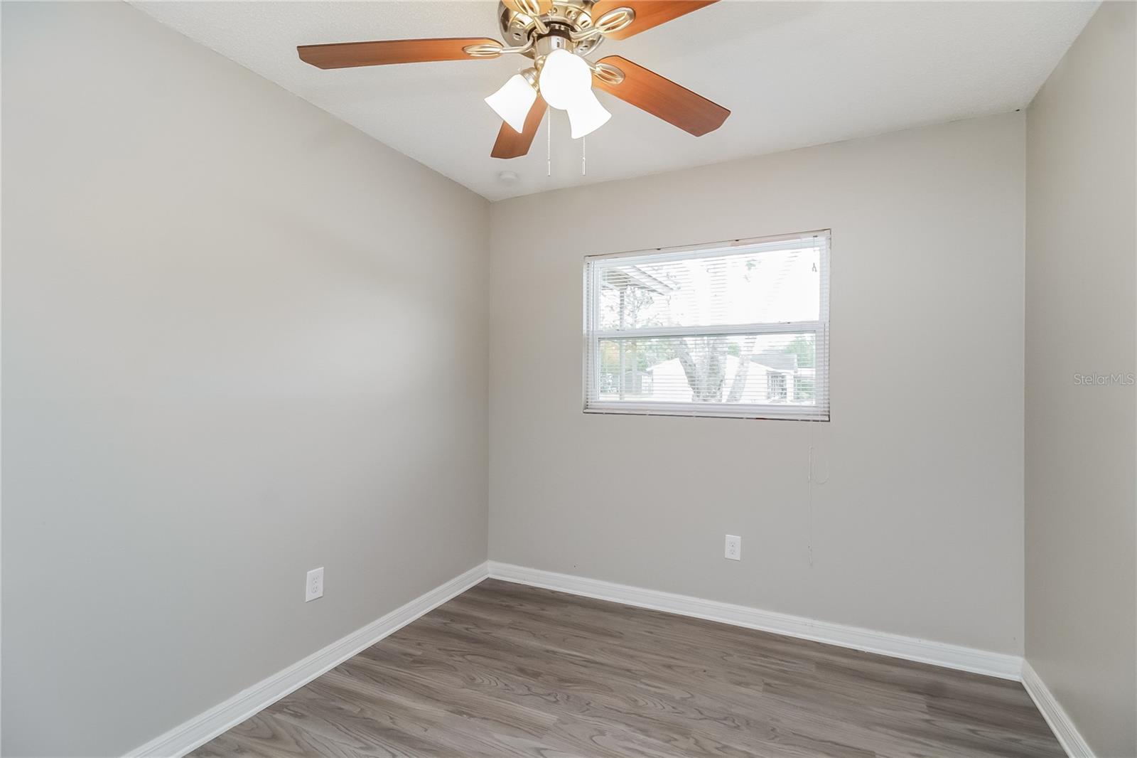 ACADEMY MANOR UNIT 02 - Residential Lease