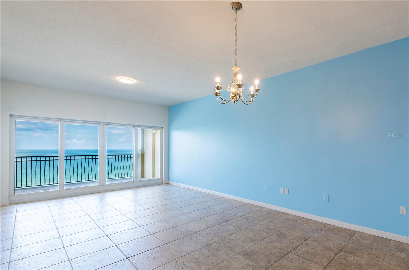 LA VISTANA CONDO - Residential