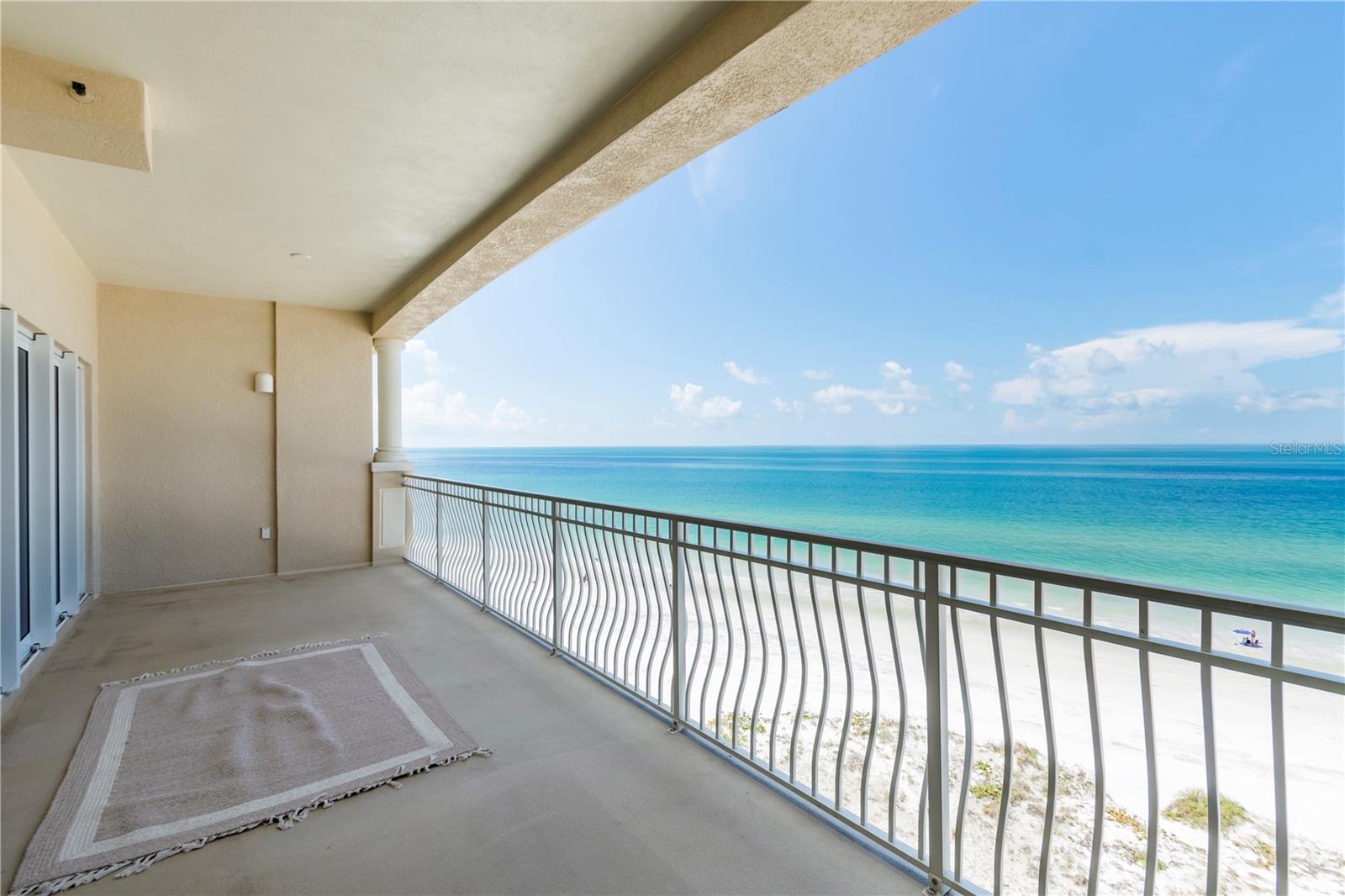 LA VISTANA CONDO - Residential