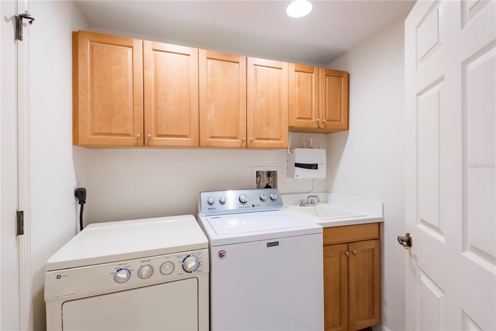 LA VISTANA CONDO - Residential