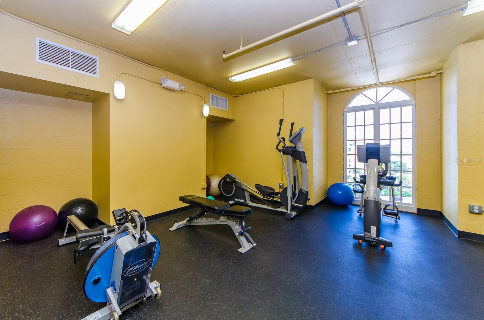 LA VISTANA CONDO - Residential