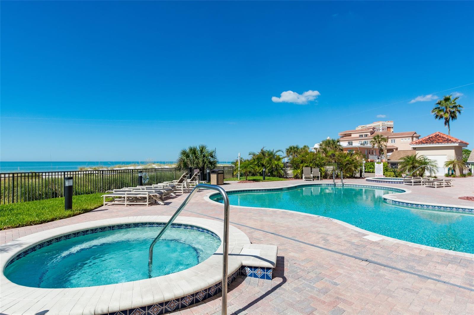 LA VISTANA CONDO - Residential