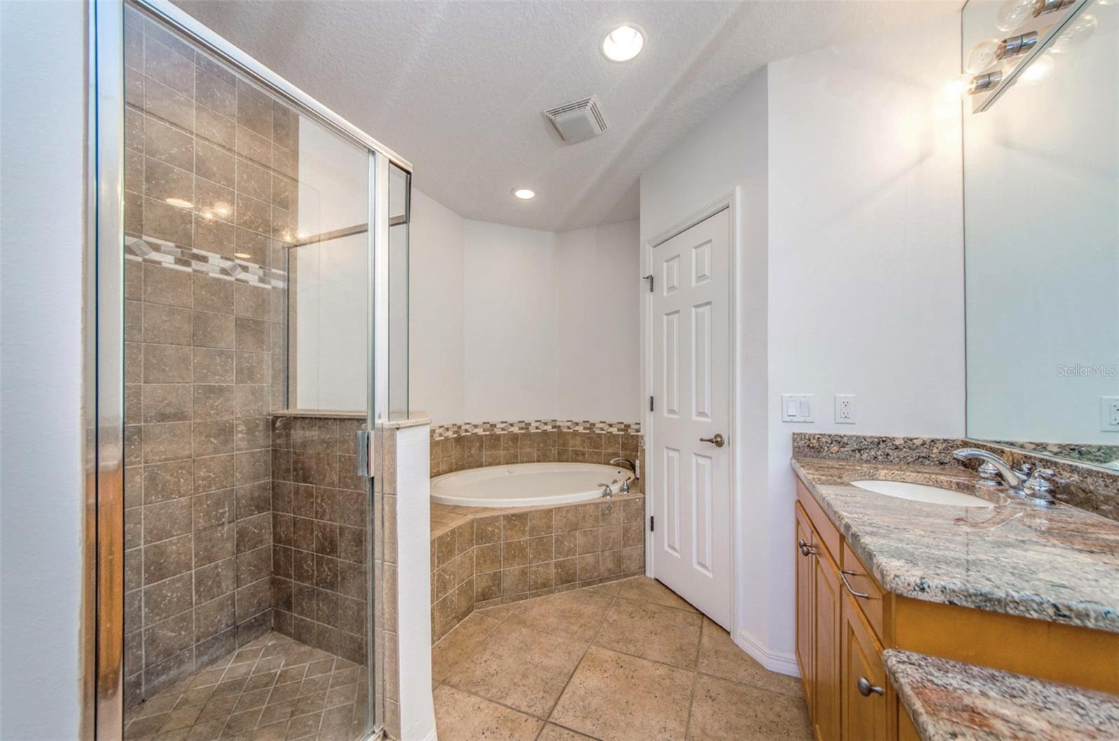 LA VISTANA CONDO - Residential