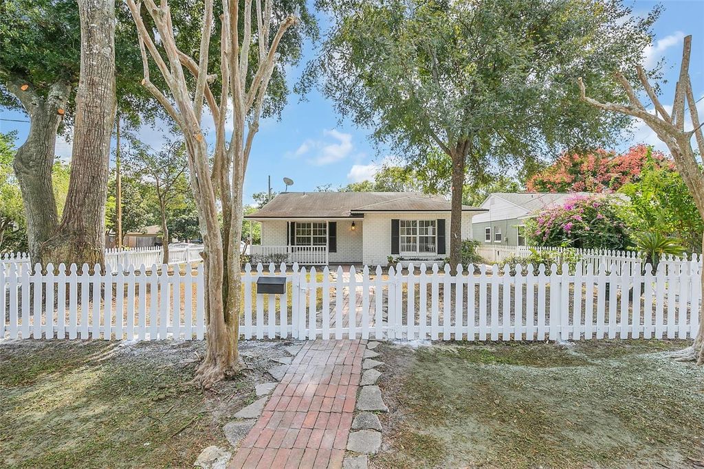 Photo of 1720 Canton Street, Orlando, FL 32803 (MLS # O6386847)