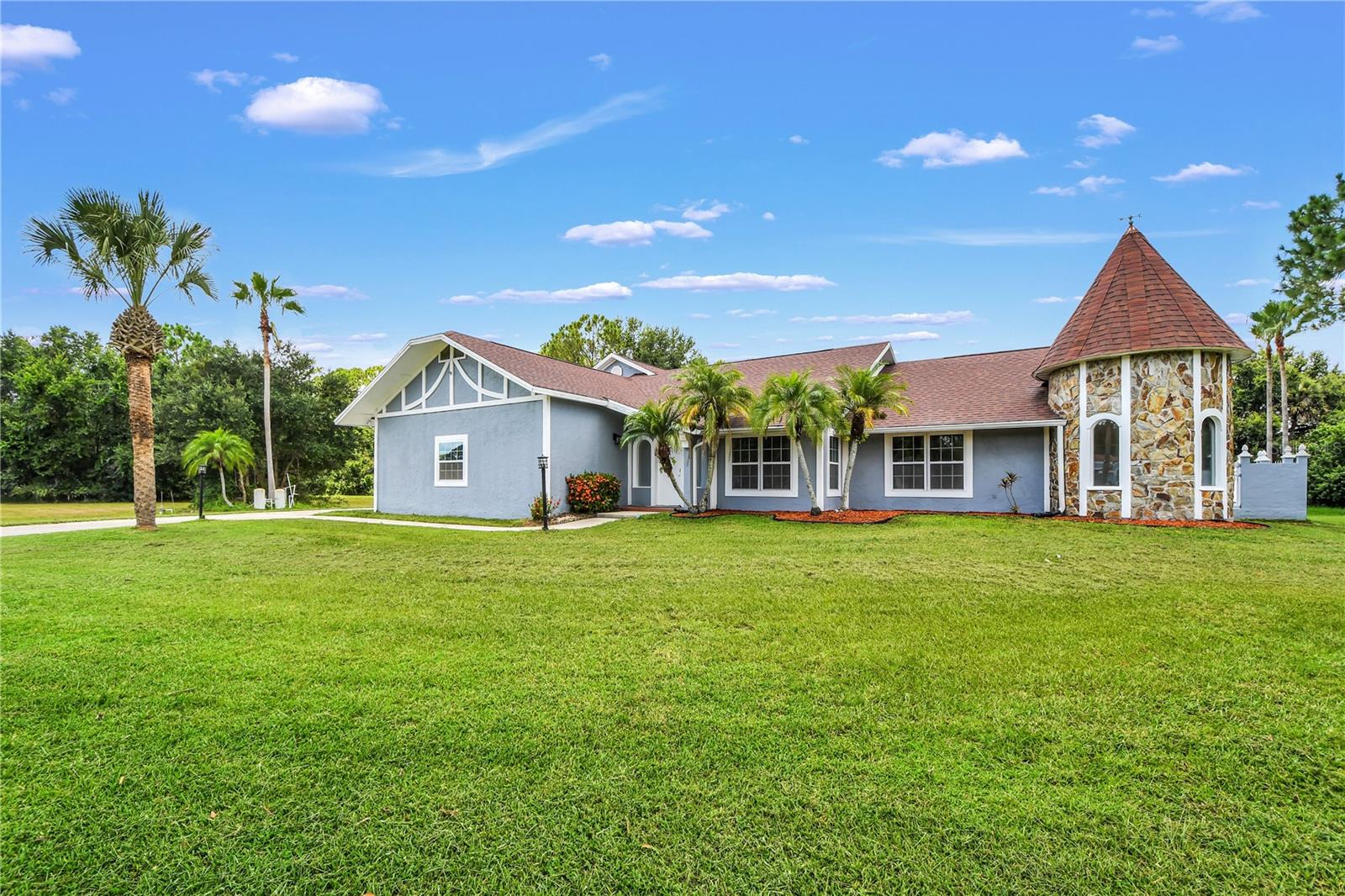 Welcome to gorgeous home, located in one of the most peaceful places to live, ''Pleasant Hill Heights Community'', offering a great opportunity between comfort and space.
This is the perfect home to enjoy and entertain family and friends, since it offers a big swimming pool and a large parking lot.
This home is newly painted inside and outside, has 4 bedrooms, kitchen, living room, dining room, laundry room and office room located on the 2nd floor, 3 1/2 bathrooms, also fireplace, new refrigerator, double built in wall oven, new water heater, new air conditioning, water softener system, new windows, completely re-piping garage for 2 cars, and spacious shed, finding the perfect balance of relaxation and living in complete comfort.
schools, shopping centers, Valencia College, Lowe's, convenience stores, everything in less than 15 minutes.
Don't miss this great opportunity to get this 1-acre beautiful home.