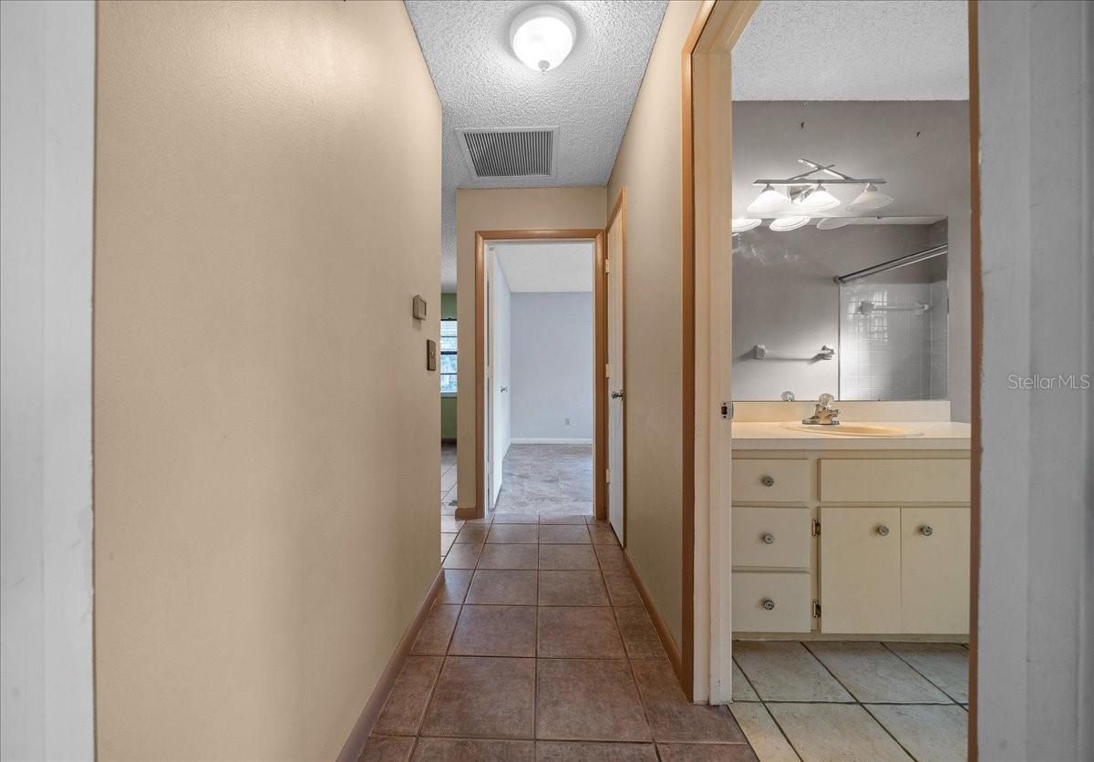 CIRCLE SQUARE WOODS - Residential